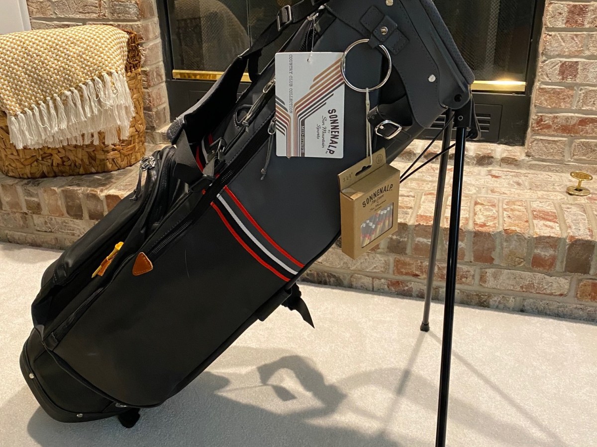 Should I play or will it snow, now? 2022 Holiday Gift Guide for golfers in all&nbsp;climes